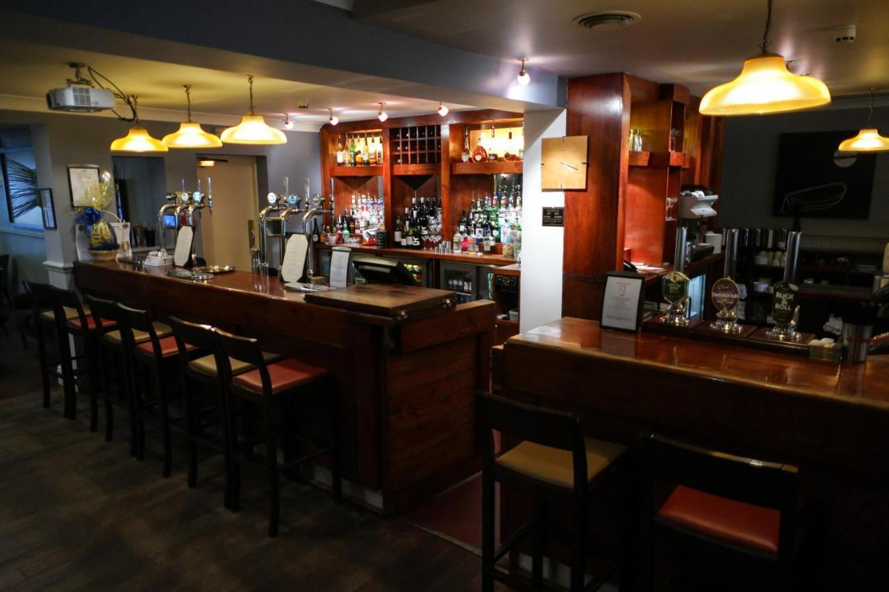 Crown Lodge Hotel Уисбийч Екстериор снимка
