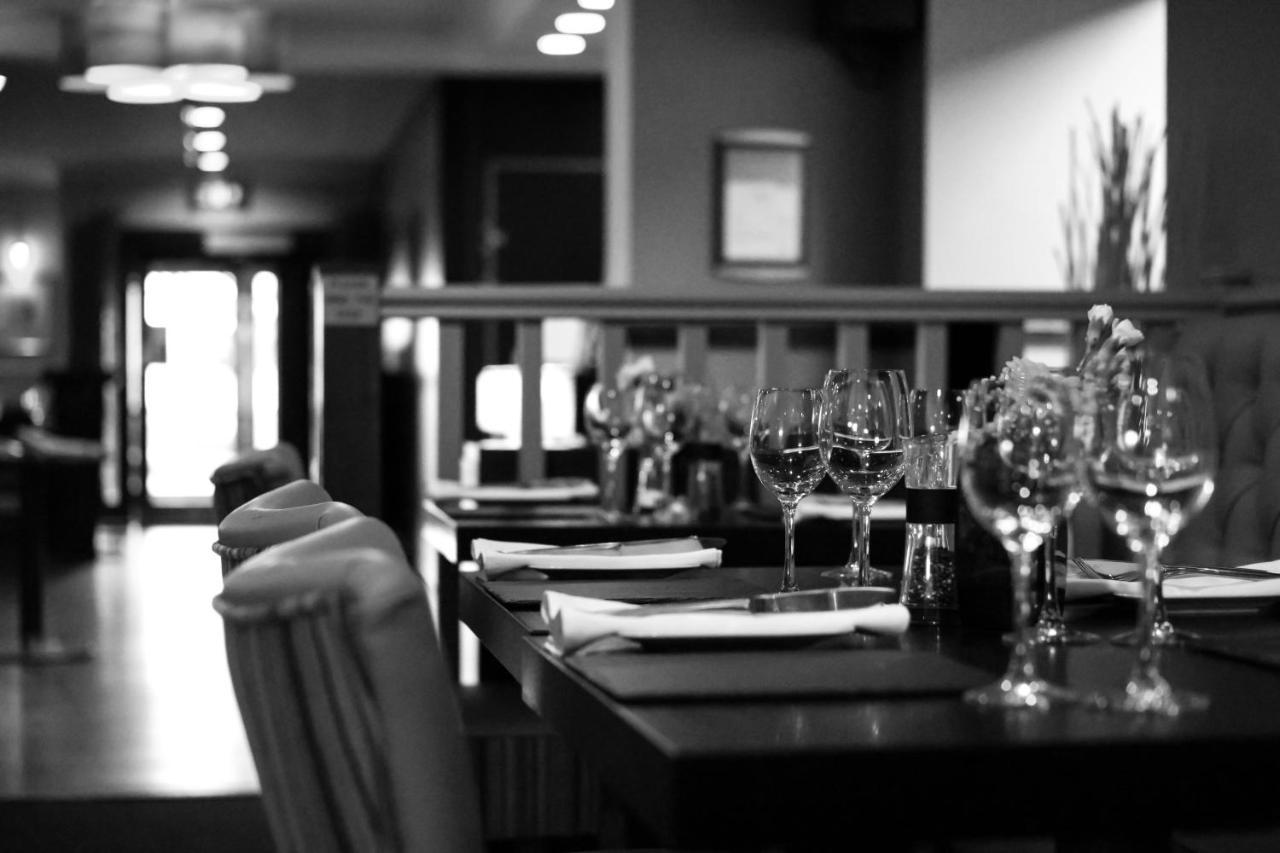 Crown Lodge Hotel Уисбийч Екстериор снимка